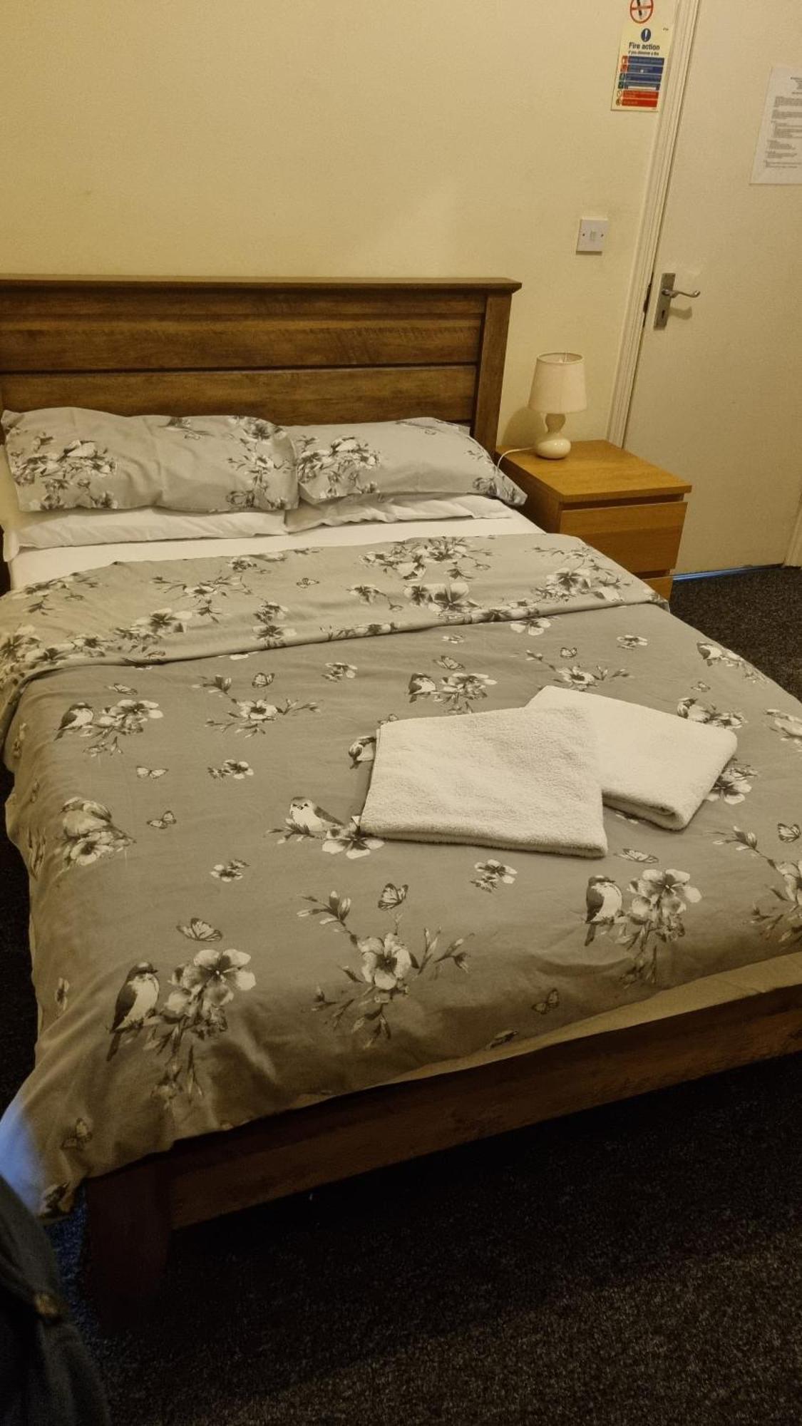 Shamrock Guest House เกรฟเซ็นด์ ภายนอก รูปภาพ